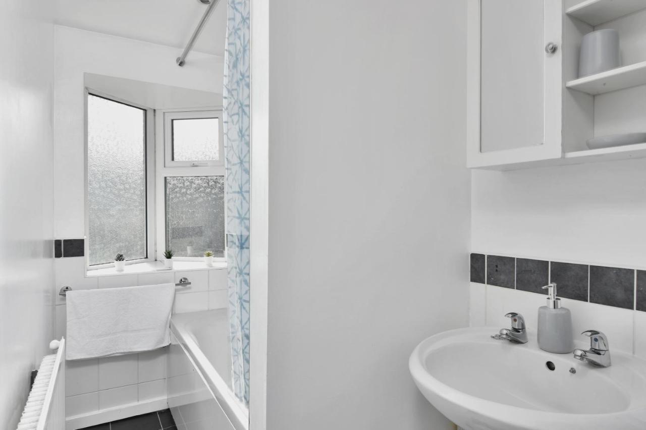 Xclusive Living Stay Near Airport & Nec, The Whitecroft Sheldon  Экстерьер фото