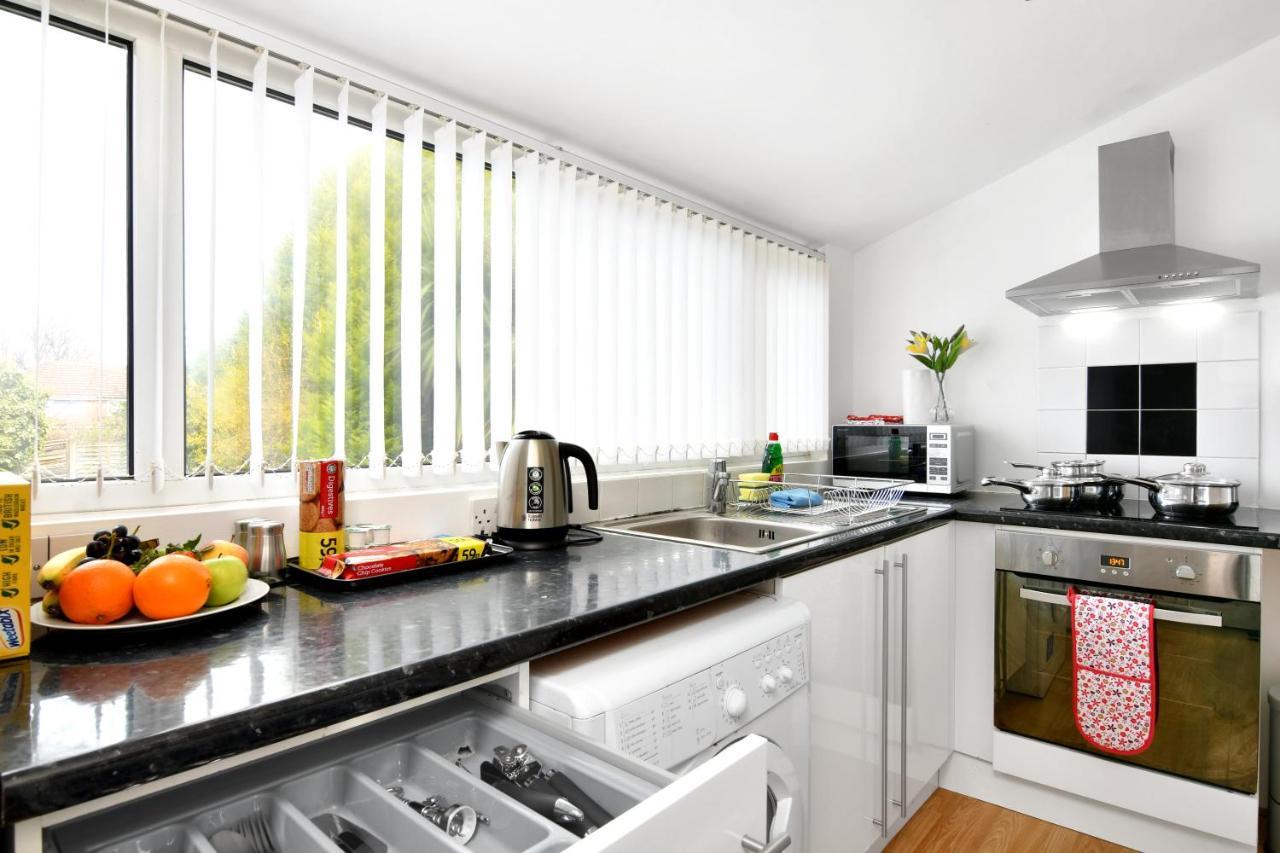 Xclusive Living Stay Near Airport & Nec, The Whitecroft Sheldon  Экстерьер фото